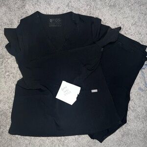 Three pocket top size large and yola large tall pants in blk